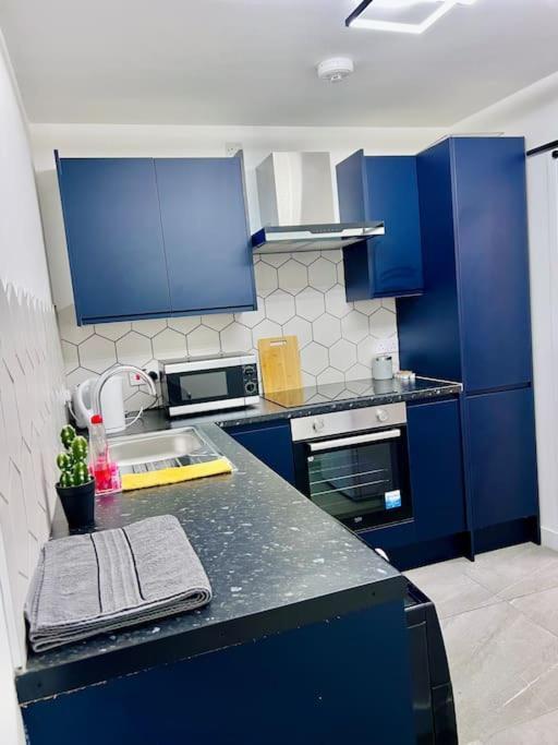 Apartment - Includes Free Parking Swansea