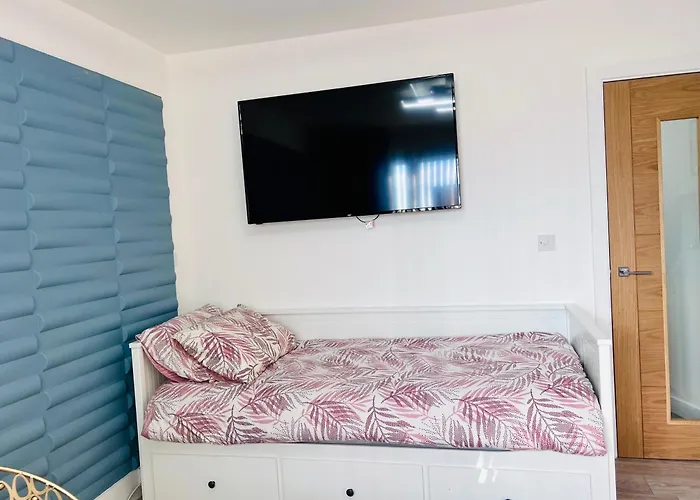 City Studio Apartment Swansea - Includes Free Parking