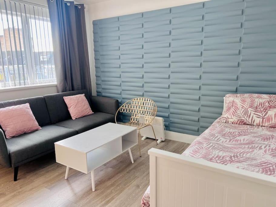 - Includes Free Parking Apartment Swansea